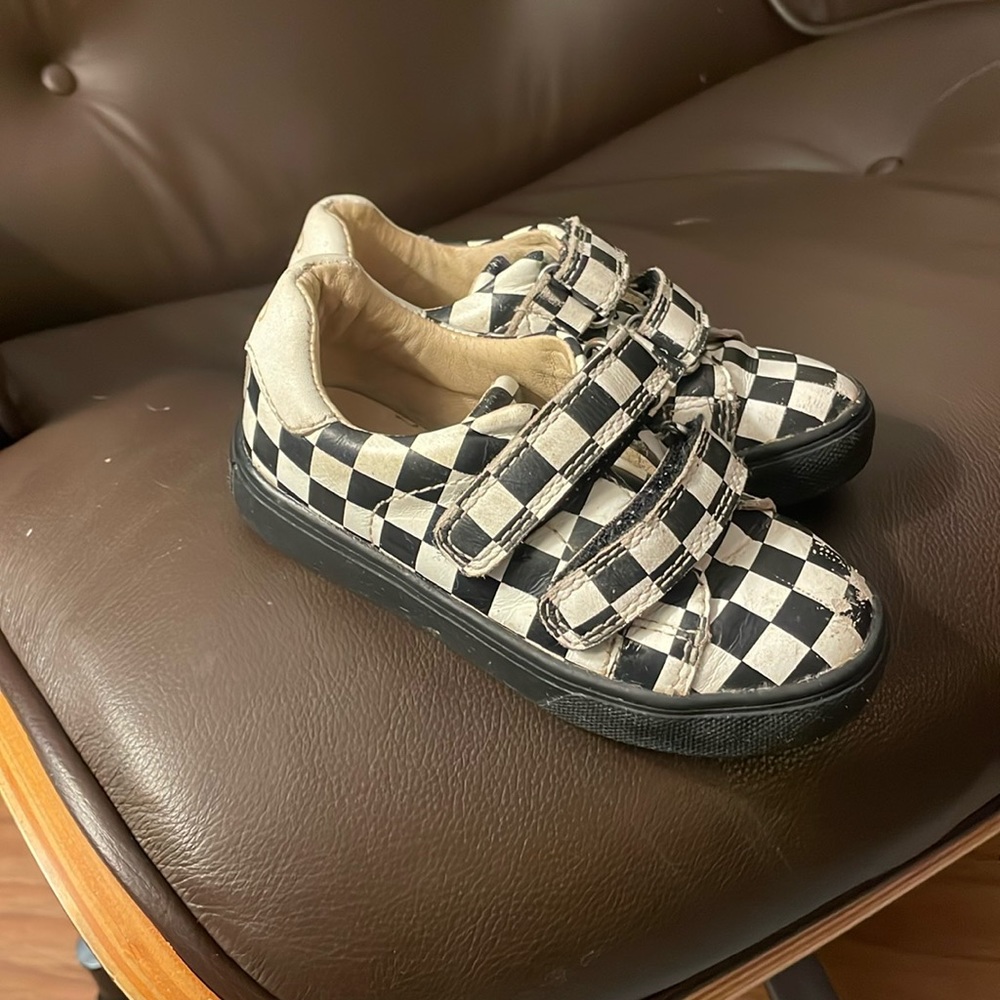 Akid children’s Velcro sneakers